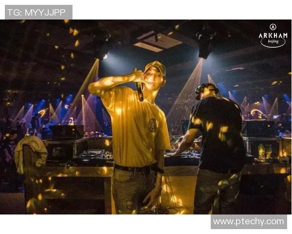 头像兄弟齐聚足球场展现男生魅力与激情的明星之路 头像兄弟齐聚足球场展现男生魅力与激情的明星之路