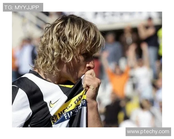 留长发的足球明星们如何在赛场上展现个性与风采 留长发的足球明星们如何在赛场上展现个性与风采