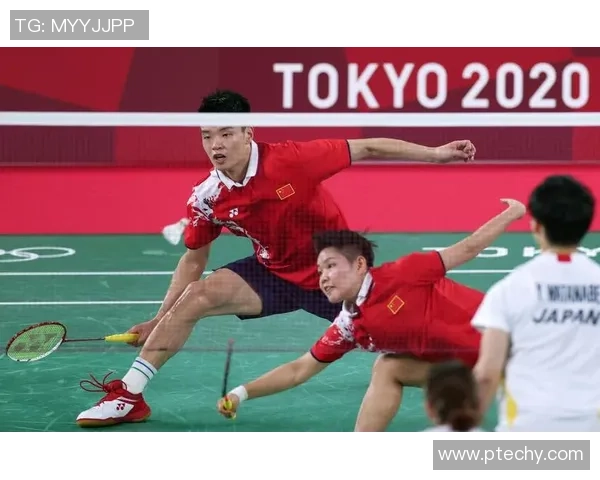 成都羽毛球队包夹战术解析与热点关注探讨